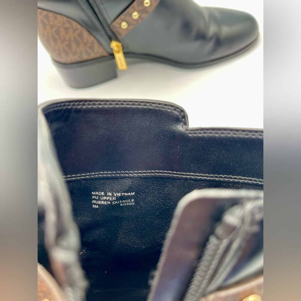MICHAEL KORS Kincaid Leather and Studded Logo Ankle Boots. Size 8 M - Picture 14 of 15